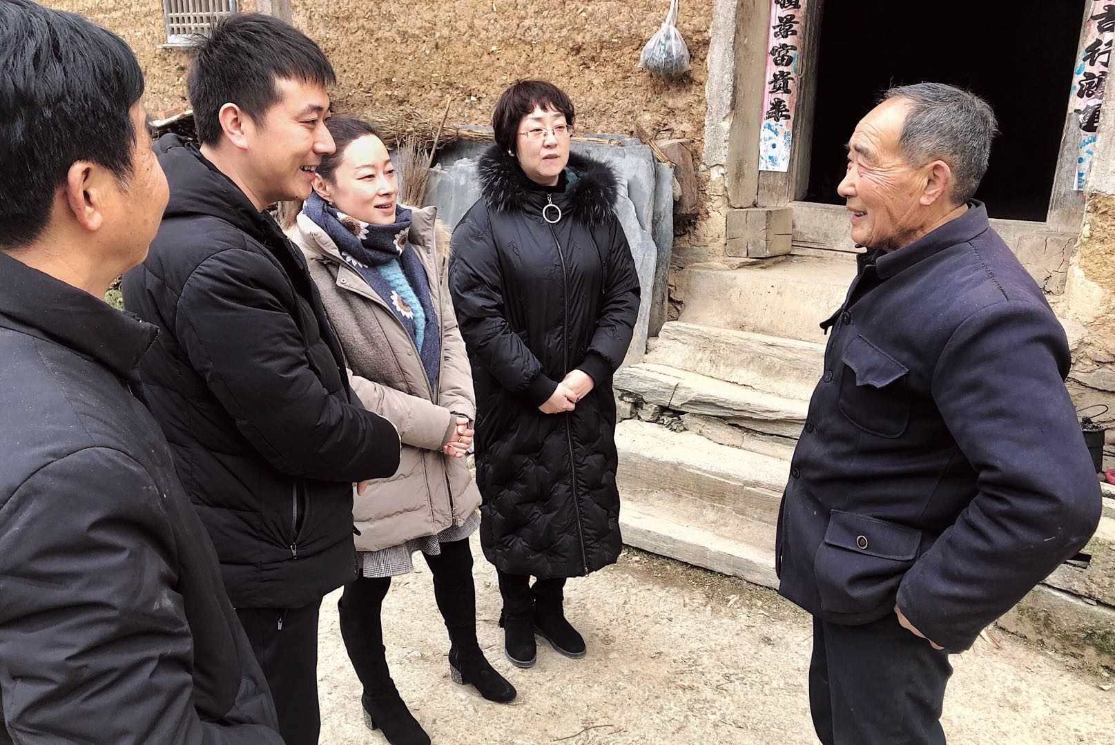 陕西必赢网络游戏平台集团赴旬阳县双河镇走访慰问送温暖