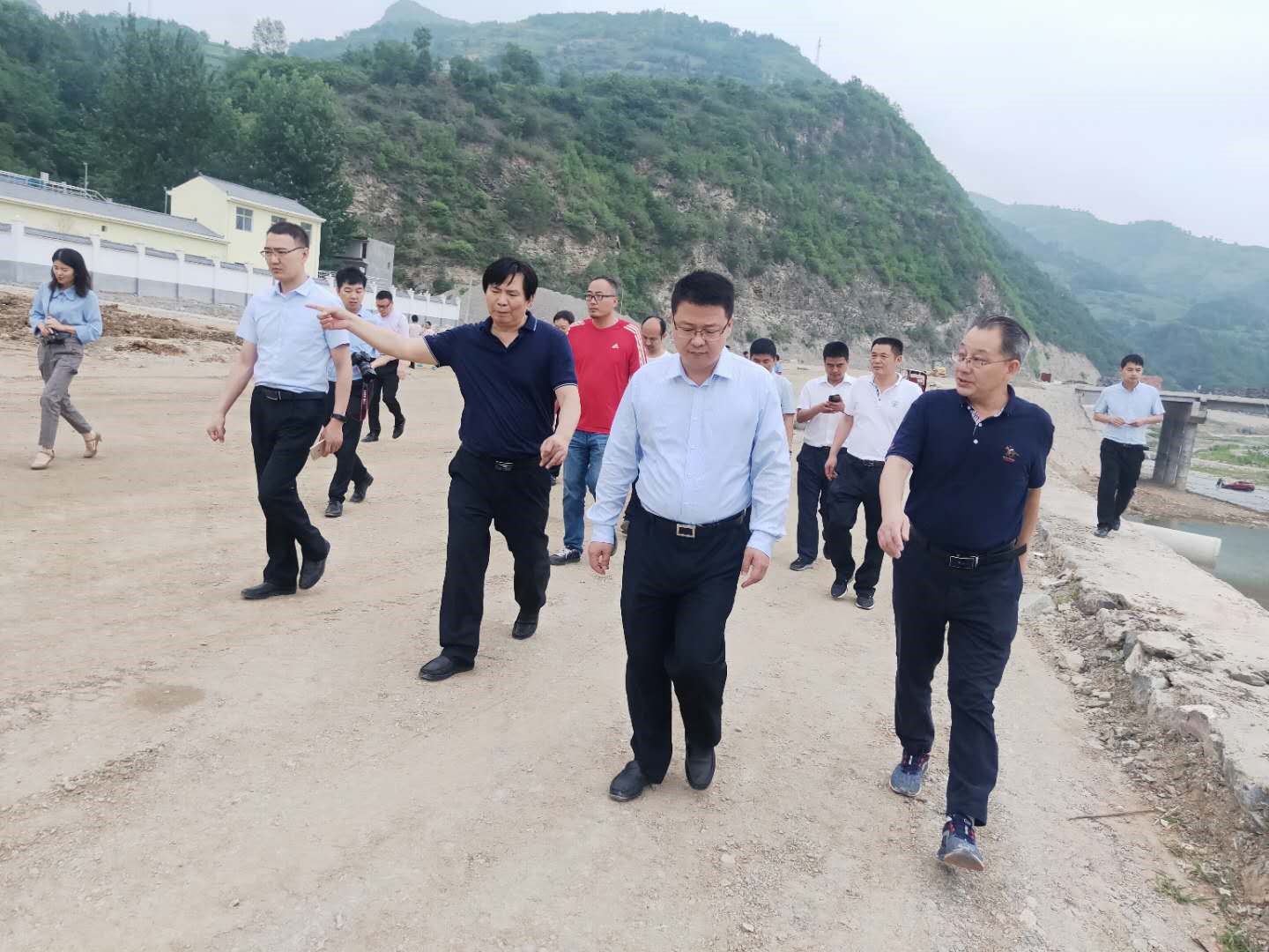 商洛市委副书记李豫琦到水环境公司户家塬污水处理厂调研 商洛市委副书记李豫琦到水环境公司户家塬污水处理厂调研