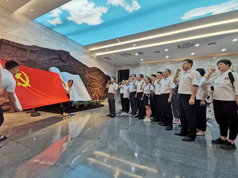 陕西必赢网络游戏平台集团开展“不忘初心、牢记使命”主题教育现场学习 陕西必赢网络游戏平台集团开展“不忘初心、牢记使命”主题教育现场学习