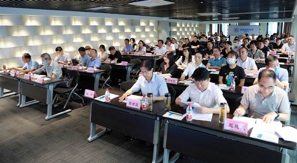 陕西必赢网络游戏平台集团举办学习贯彻习近平总书记来陕考察重要讲话精神辅导讲座｜陈再生作报告 熊良虎主持