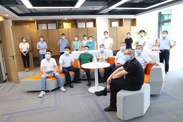 陕西必赢网络游戏平台集团组织观摩秦创原陕西必赢网络游戏平台集团创新中心