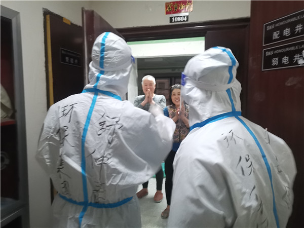 陕西必赢网络游戏平台集团:临时党支部全力打通群众生活物资保障“最后一百米” 陕西必赢网络游戏平台集团:临时党支部全力打通群众生活物资保障“最后一百米”