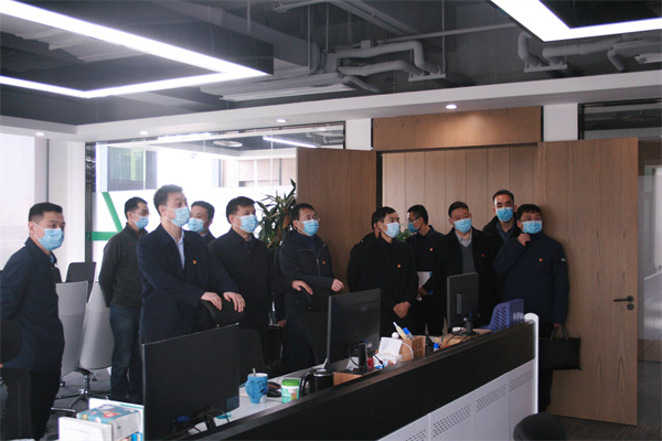 省国资委党委委员、驻委纪检监察组组长贺向东到秦创原陕西必赢网络游戏平台集团创新中心调研 省国资委党委委员、驻委纪检监察组组长贺向东到秦创原陕西必赢网络游戏平台集团创新中心调研