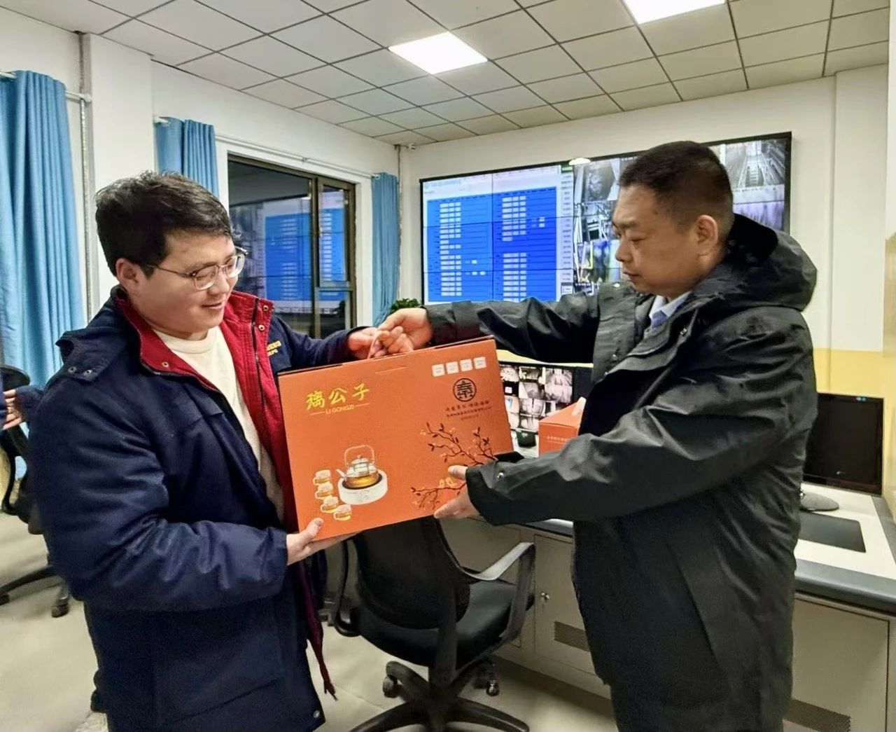 关怀一线，情暖寒冬｜水环境公司工会开展2024年“冬送温暖”慰问活动