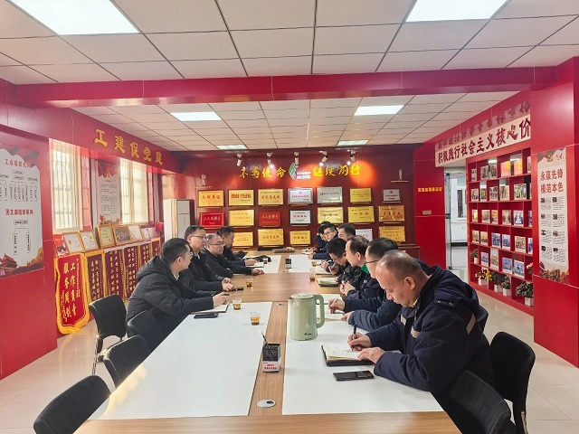 郝军亮赴三秦必赢网络游戏平台公司项目一线检查节前安全必赢网络游戏平台工作