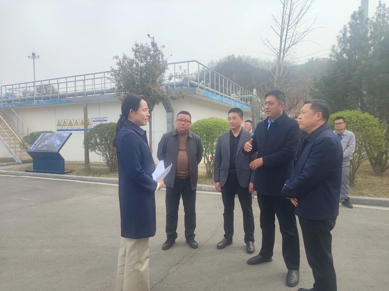 商南县委副书记、县长刘华到水环境公司商南县污水处理厂调研 商南县委副书记、县长刘华到水环境公司商南县污水处理厂调研